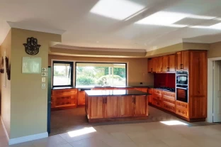 Solid Timber kitchens of American Oak and Black Galaxy Granite by Adelaide’s Compass Kitchens at Willunga plus McLaren Flat, McLaren Vale, Victor Harbor, Goolwa, Port Elliot, Encounter Bay, Mount Compass, Myponga and Meadows
