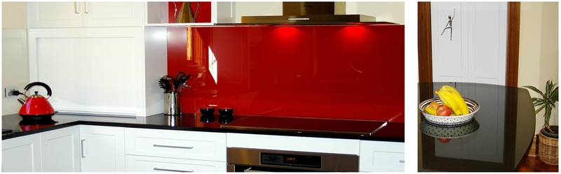black-and-white-kitchen-renovation-with-tow-tones-of-coloured-glass-splashbacks