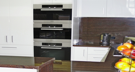 Paradiso Granite Kitchen Splashbacks by Compass KItchens