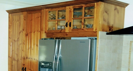 Spacious Farmhouse Kitchen