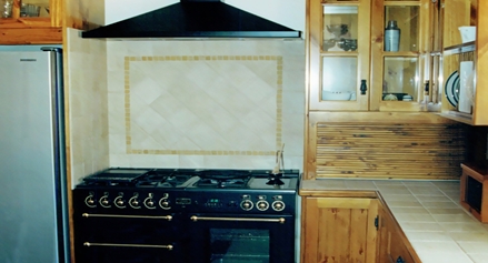 spacious farmhouse kitchen