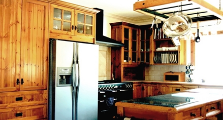 spacious farmhouse kitchen