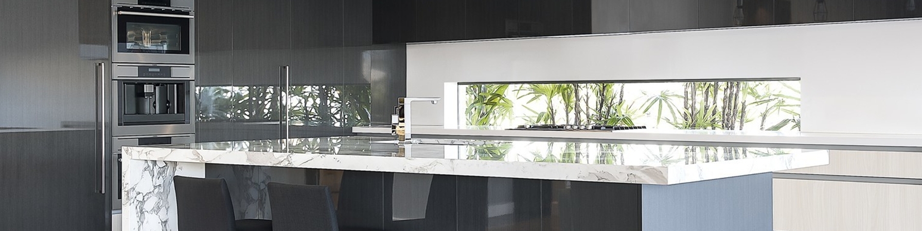 Createc woodgrain Cavia Lini Gloss Panels