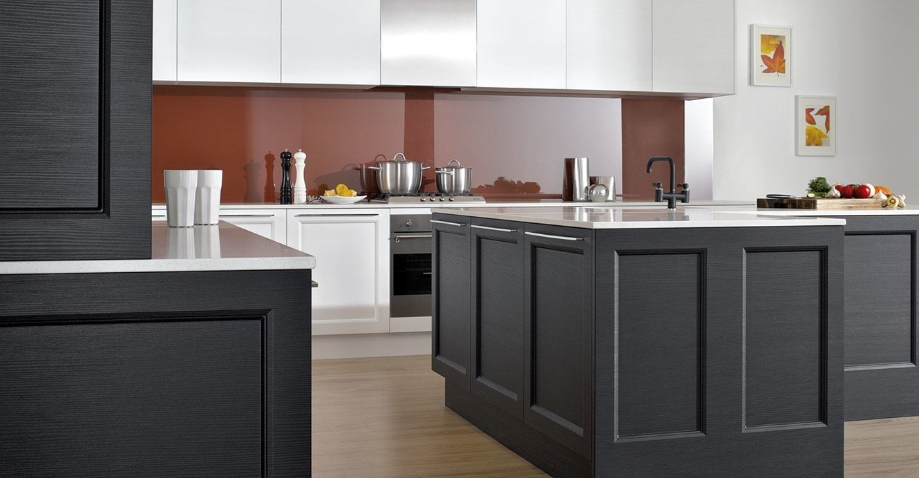 materials-thermoform-doors-middle-black-natura